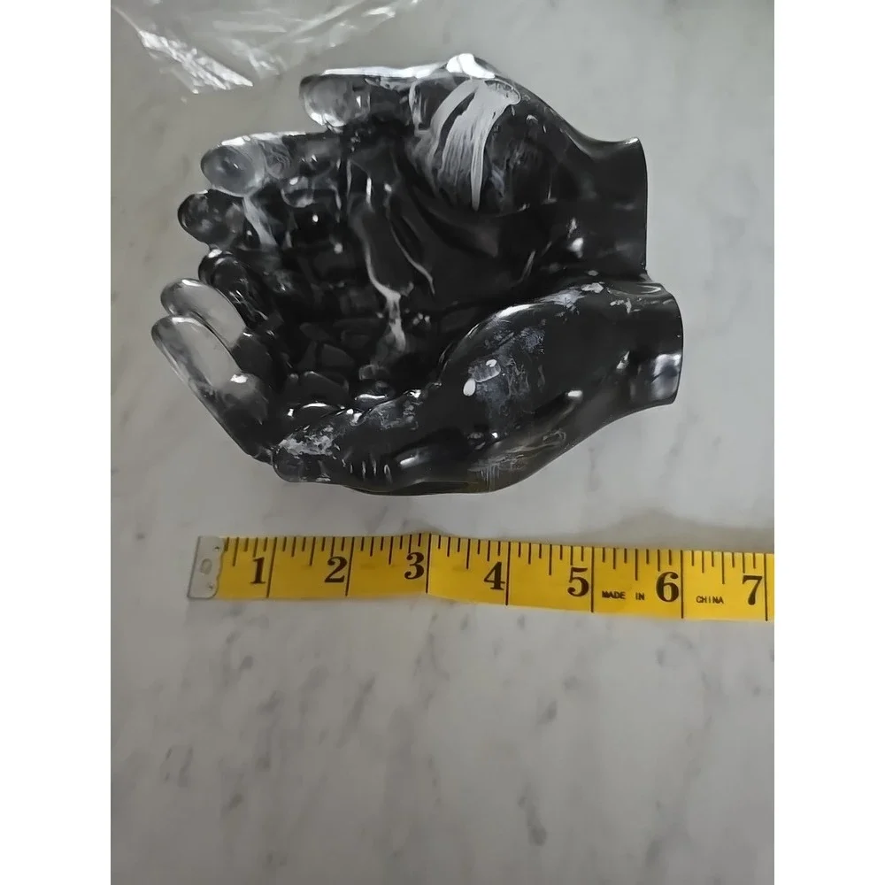 Resin Cupped Hands Black‎ And White Clear. Decoration gift . 571